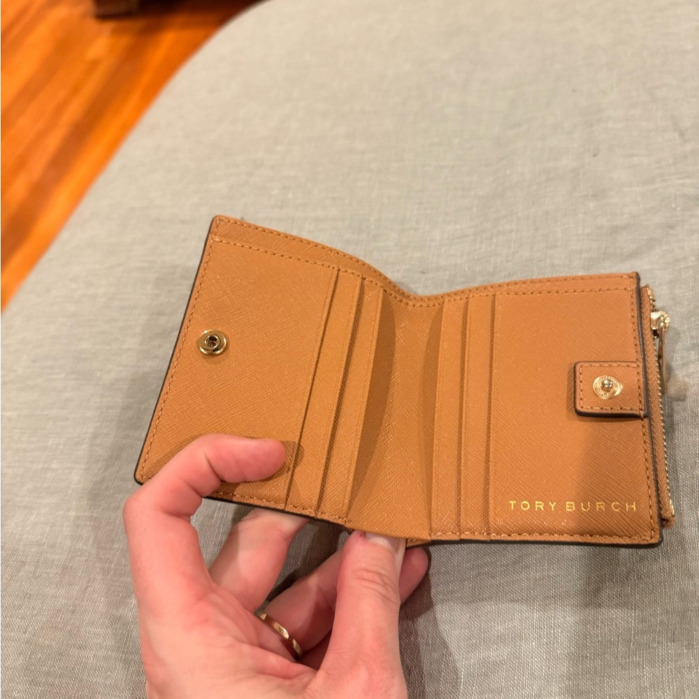 Tory Burch Camel Leather Card Holder - Picture 4 of 6